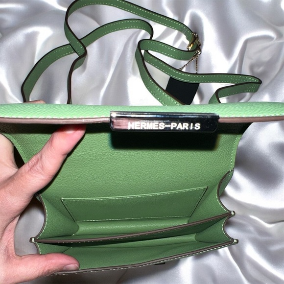 Green 18cm Crossbody Bag & Bag Charm - Picture 4 of 4